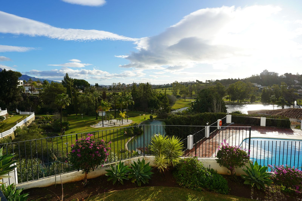 Appartement te koop in El Paraiso | 2 slaapkamers H5292130