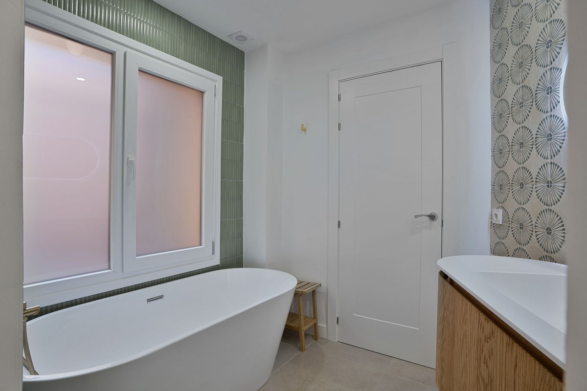 Appartement te koop in El Paraiso | 2 slaapkamers H5305687