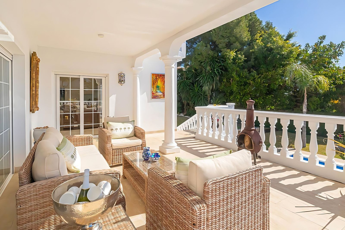 Huis te koop in El Paraiso | 5 slaapkamers H5321893