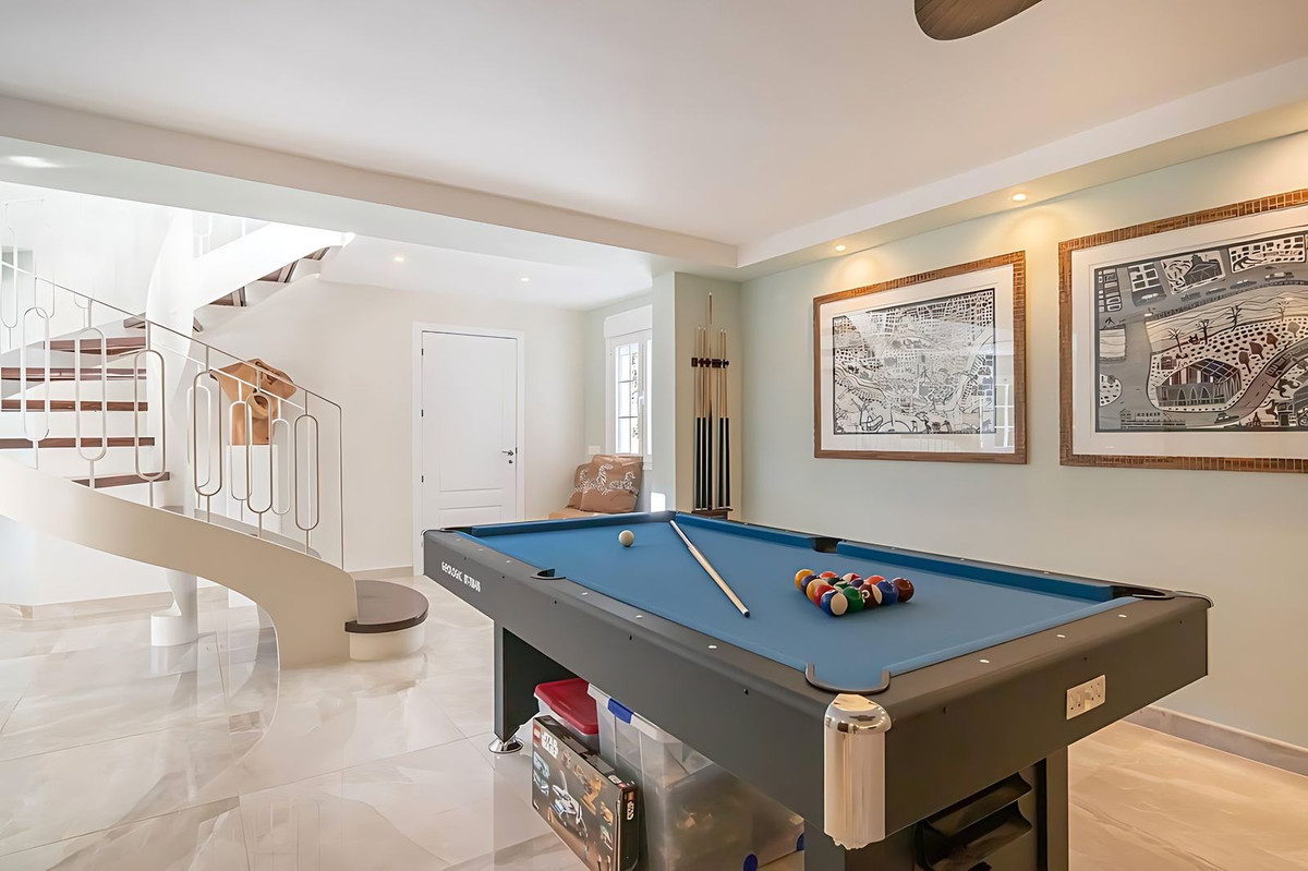 Huis te koop in El Paraiso | 5 slaapkamers H5321893