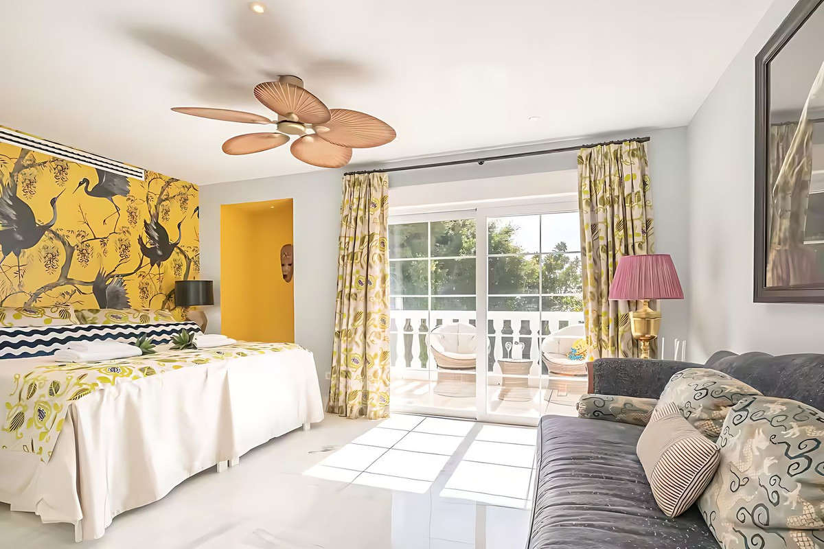 Huis te koop in El Paraiso | 5 slaapkamers H5321893