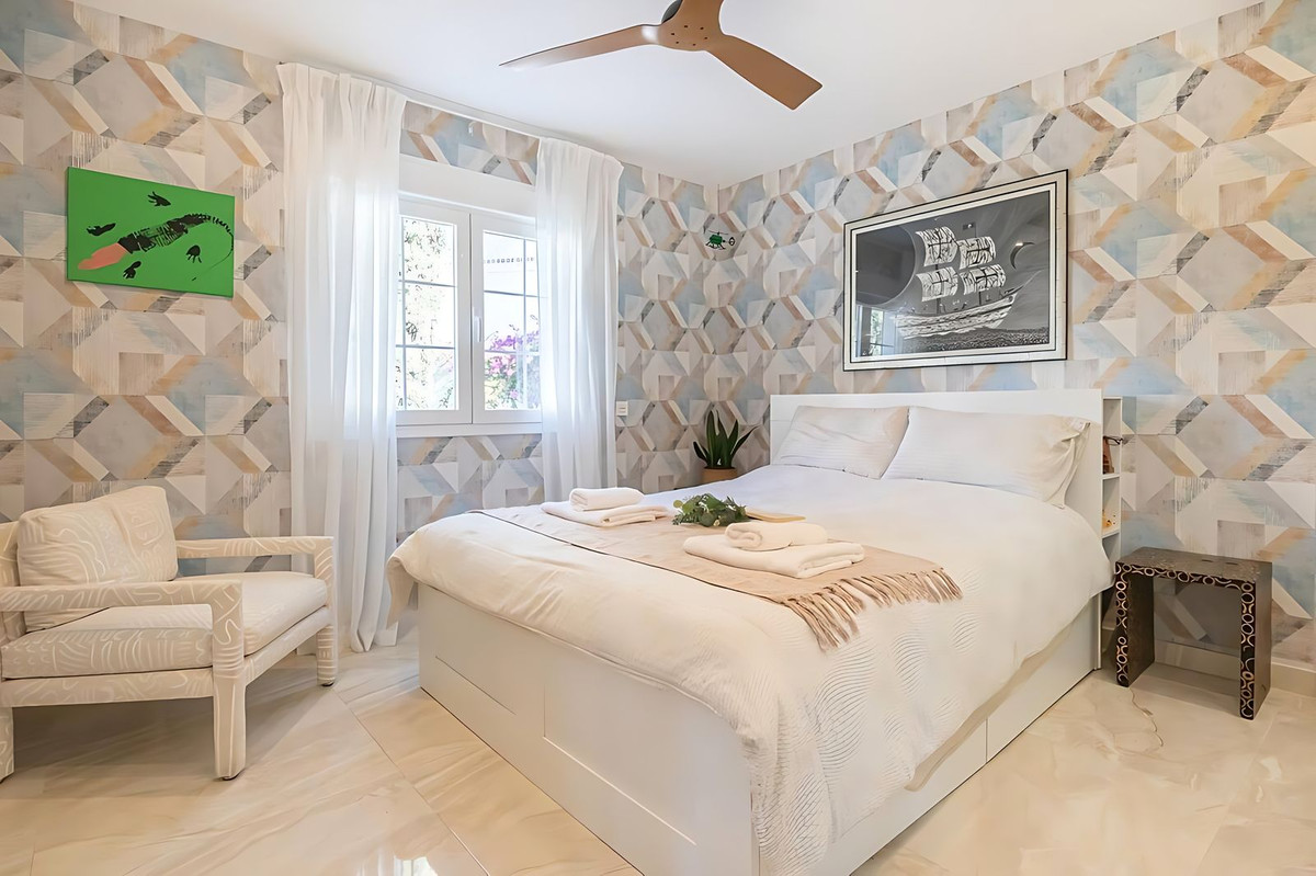 Huis te koop in El Paraiso | 5 slaapkamers H5321893