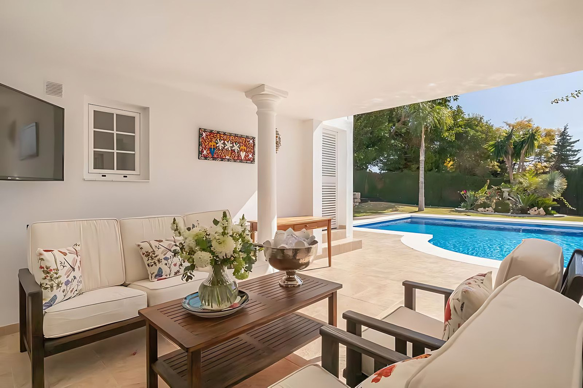 Huis te koop in El Paraiso | 5 slaapkamers H5321893