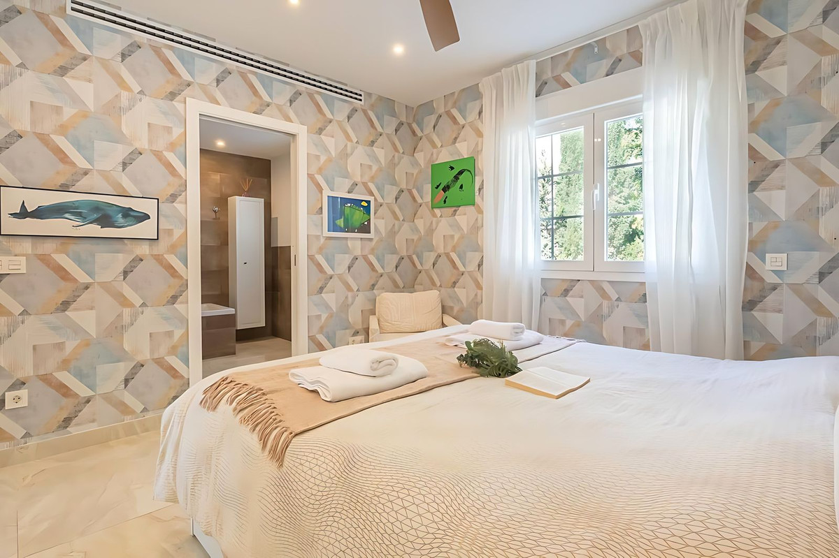 Huis te koop in El Paraiso | 5 slaapkamers H5321893