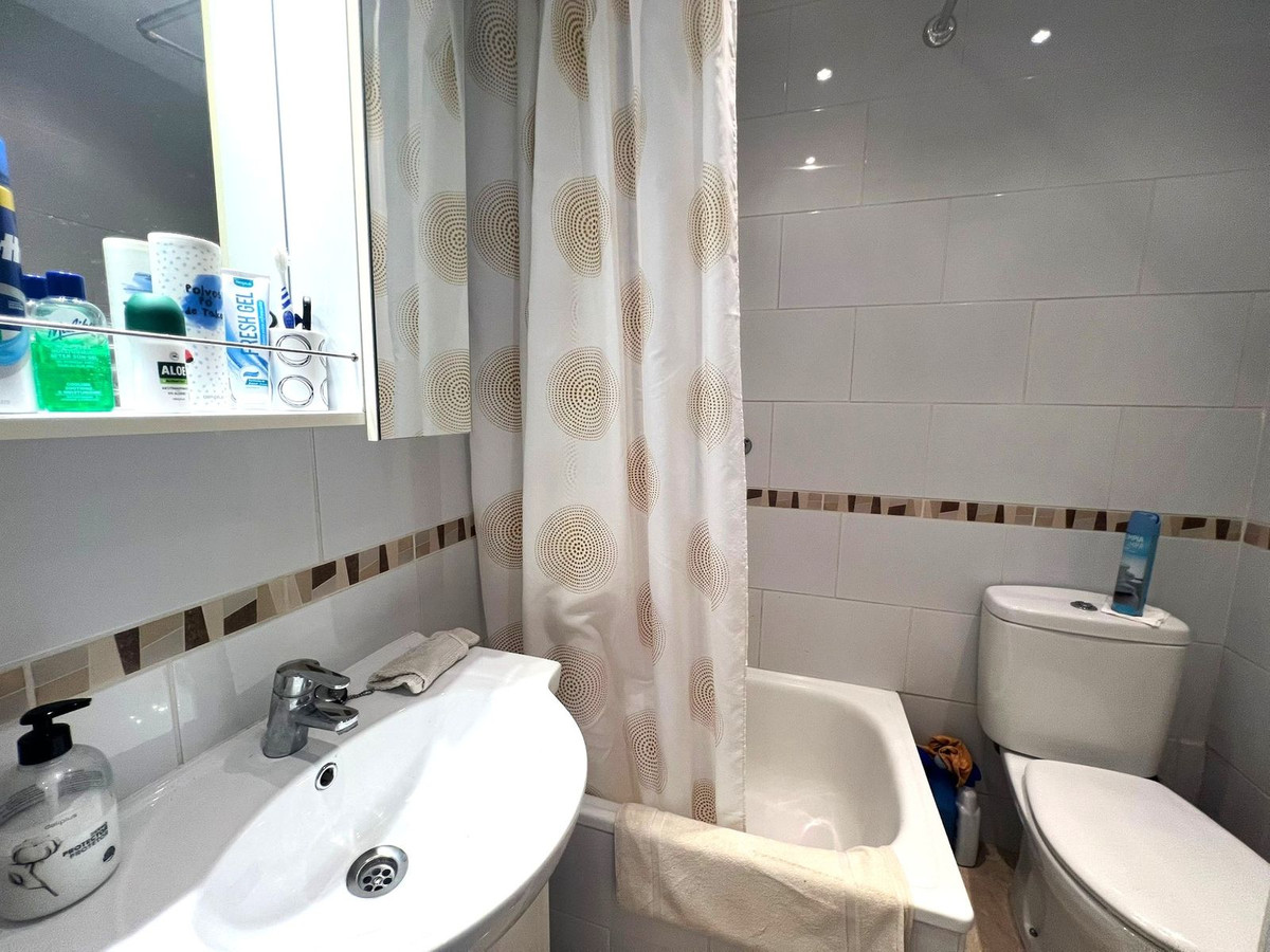 Appartement te koop in El Paraiso | 2 slaapkamers H5332492