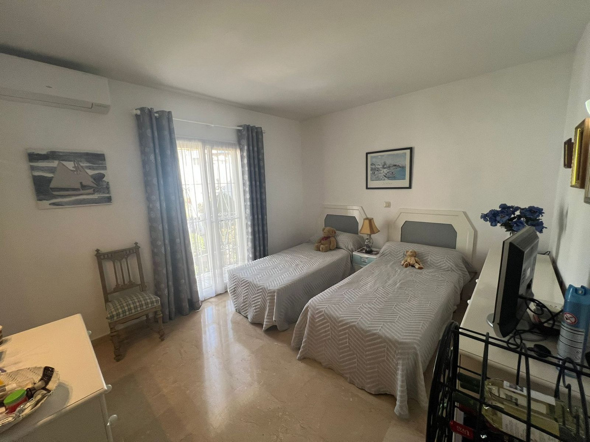 Appartement te koop in El Paraiso | 2 slaapkamers H5332492