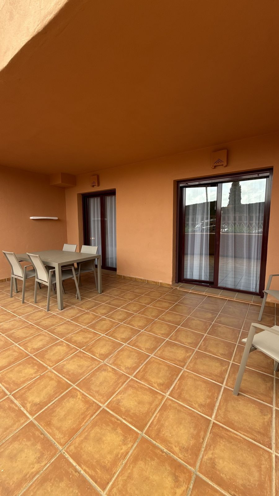 Appartement te koop in El Paraiso | 2 slaapkamers H5337727