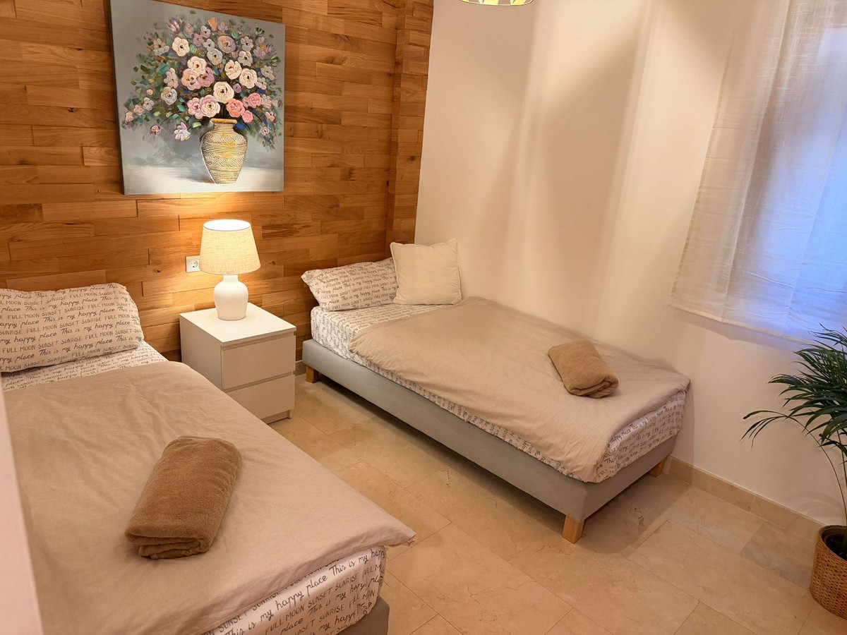 Appartement te koop in El Paraiso | 2 slaapkamers H5346442