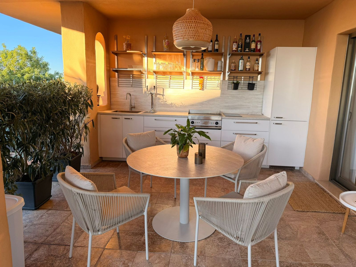 Appartement te koop in El Paraiso | 2 slaapkamers H5346442