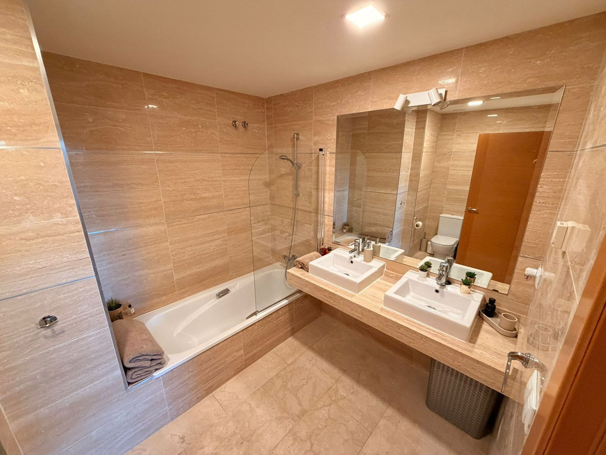 Appartement te koop in El Paraiso | 2 slaapkamers H5346442