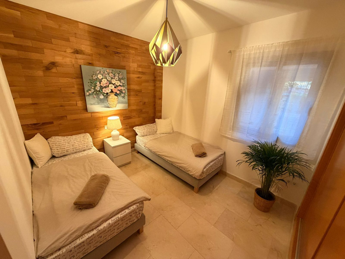 Appartement te koop in El Paraiso | 2 slaapkamers H5346442