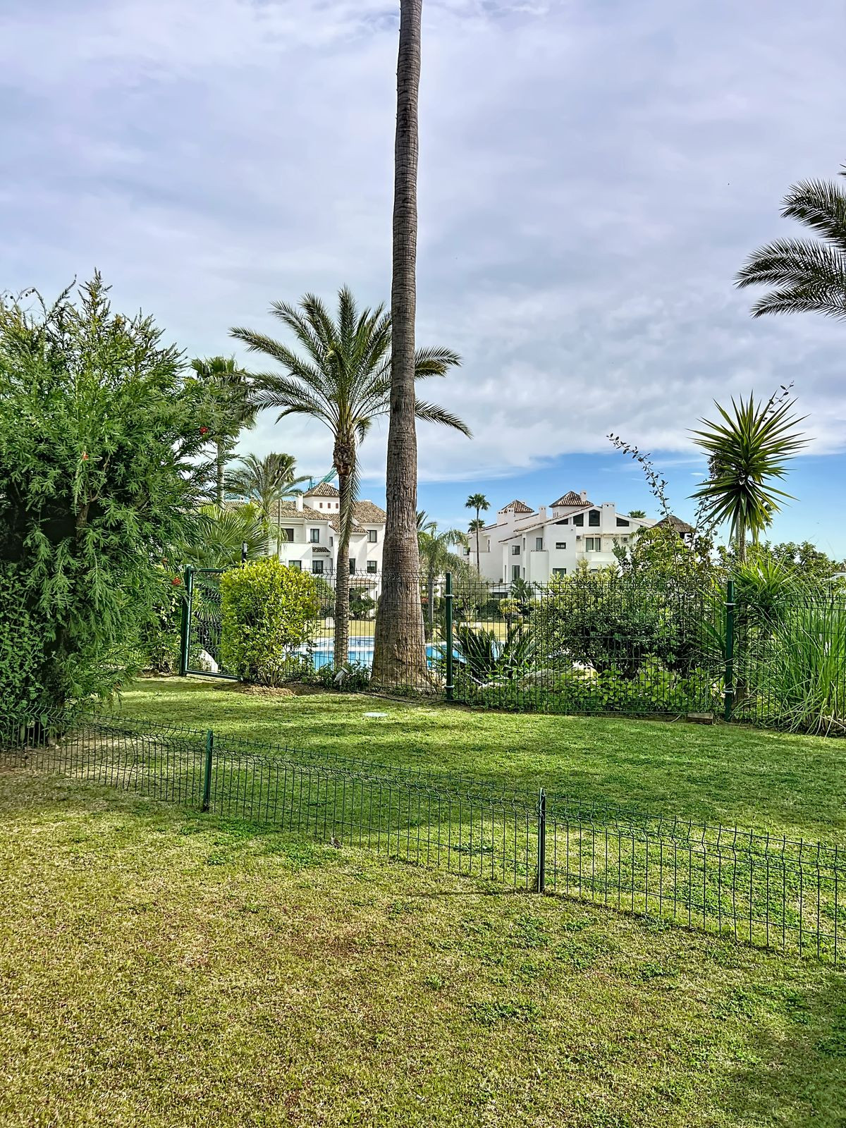 Appartement te koop in El Paraiso | 2 slaapkamers H5350396