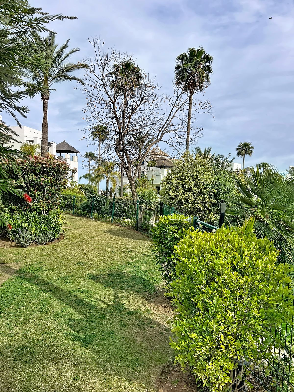 Appartement te koop in El Paraiso | 2 slaapkamers H5350396