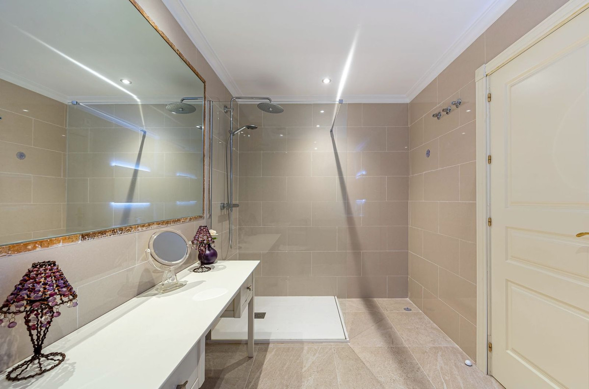 Appartement te koop in El Paraiso | 2 slaapkamers H5353381