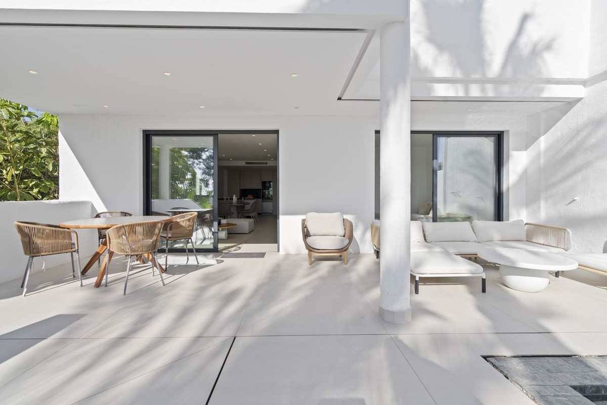 Duplex te koop in El Paraiso | 4 slaapkamers H5362477