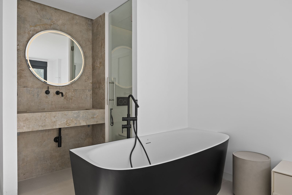 Appartement te koop in El Paraiso | 3 slaapkamers H5362786