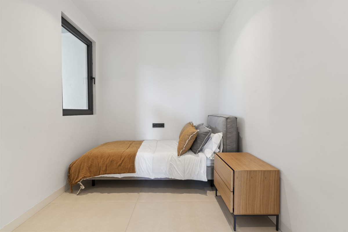 Duplex te koop in El Paraiso | 5 slaapkamers H5362813