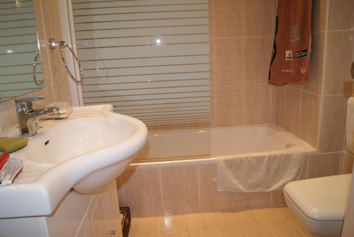 Appartement te koop in El Paraiso | 2 slaapkamers H5380198