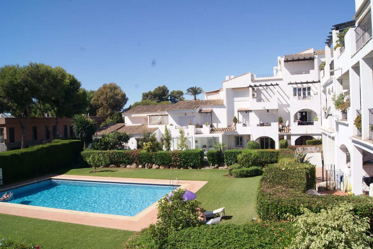 Appartement te koop in El Paraiso | 2 slaapkamers H5380198