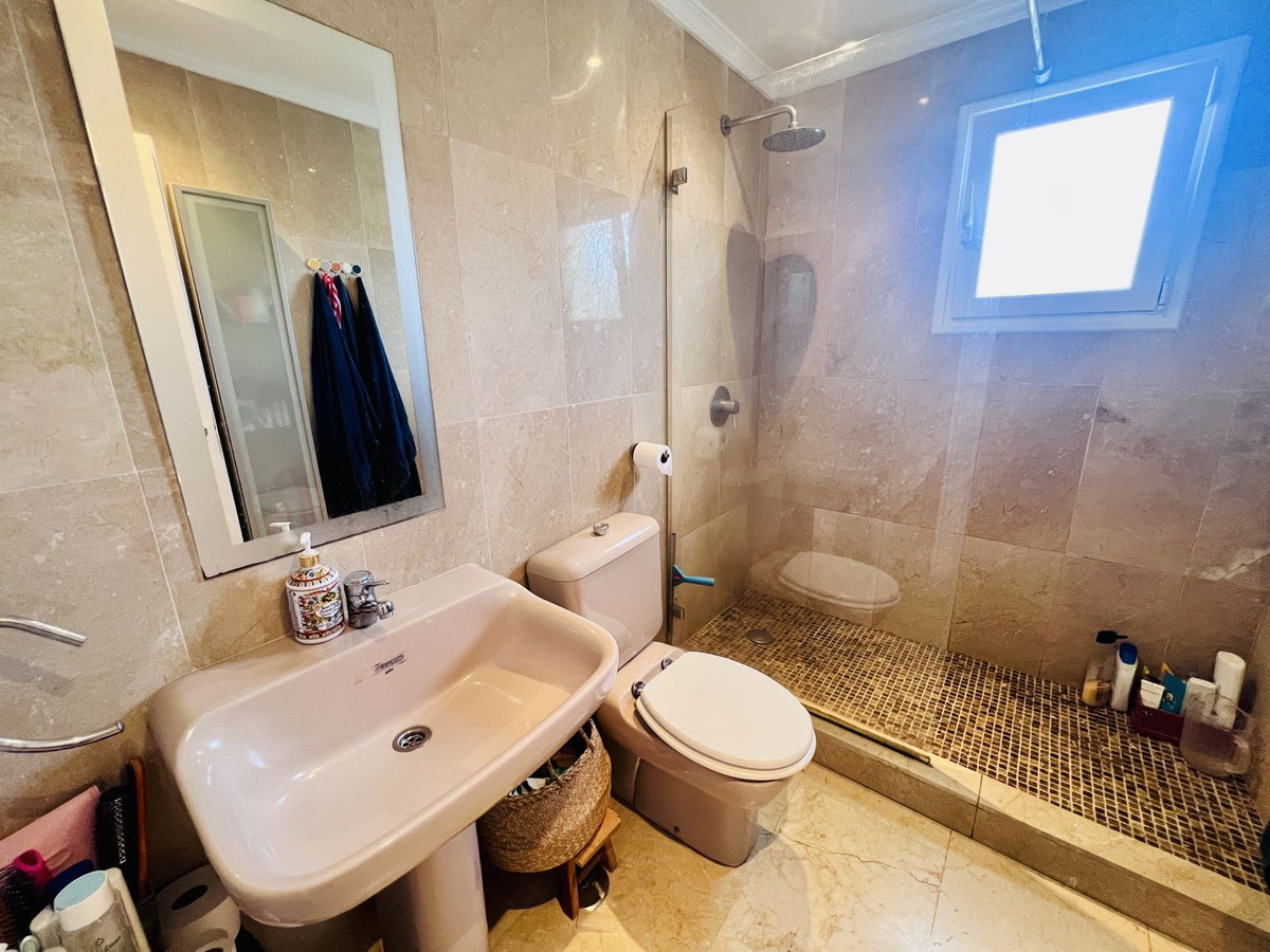 Huis te koop in El Paraiso | 3 slaapkamers H5384656