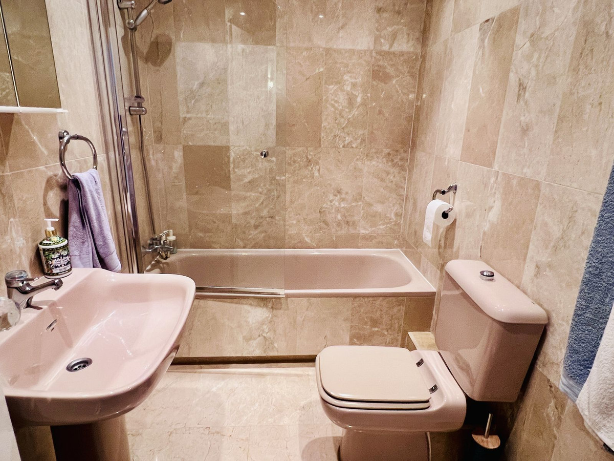 Huis te koop in El Paraiso | 3 slaapkamers H5384656