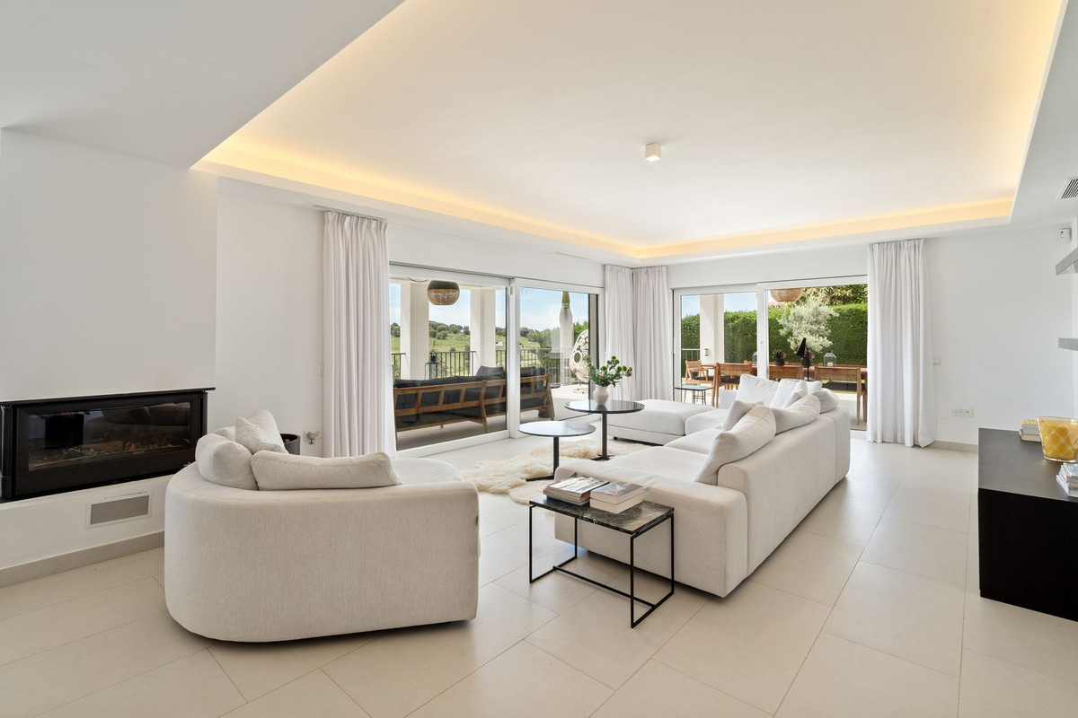 Penthouse te koop in El Paraiso | 5 slaapkamers H5399800
