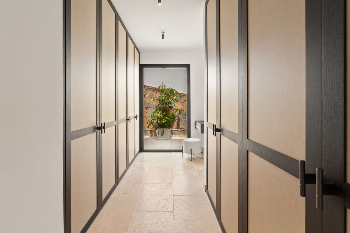 Penthouse te koop in El Paraiso | 5 slaapkamers H5399800