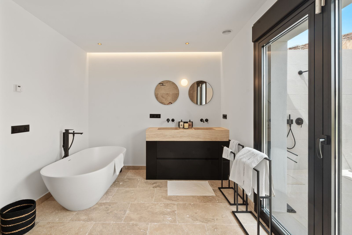 Penthouse te koop in El Paraiso | 5 slaapkamers H5399800