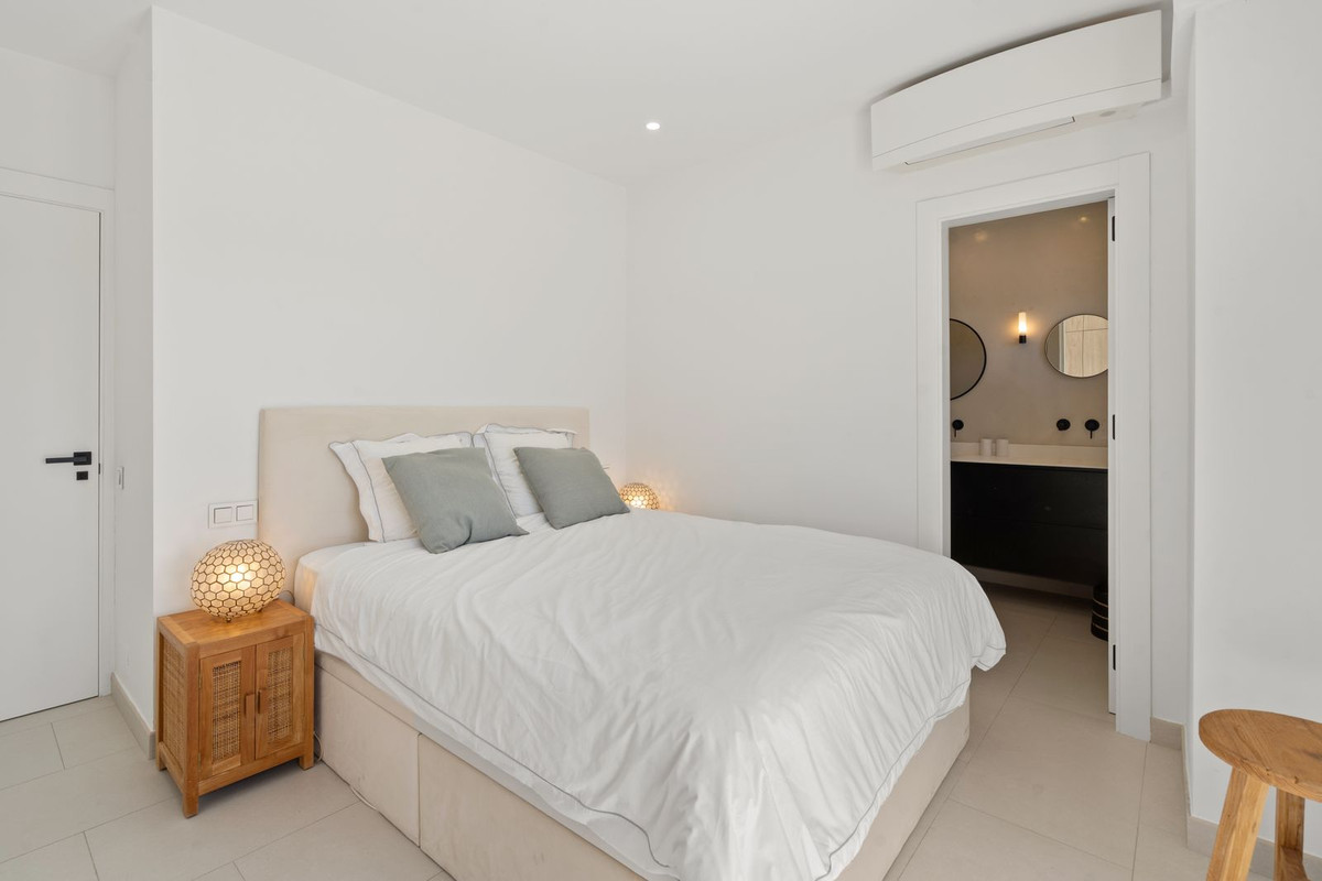 Penthouse te koop in El Paraiso | 5 slaapkamers H5399800