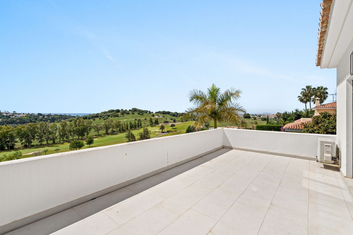Penthouse te koop in El Paraiso | 5 slaapkamers H5399800