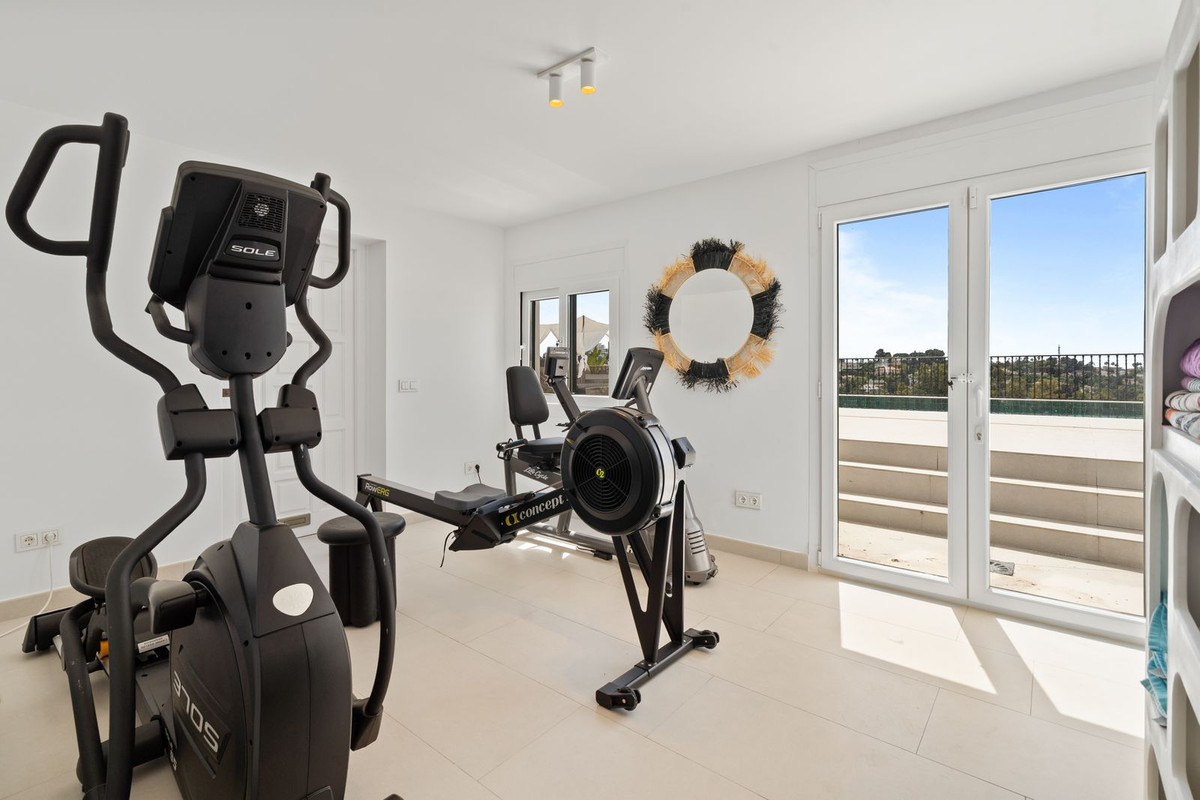 Penthouse te koop in El Paraiso | 5 slaapkamers H5399800