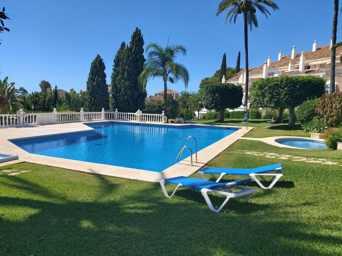 Duplex te koop in El Paraiso | 2 slaapkamers H5444932