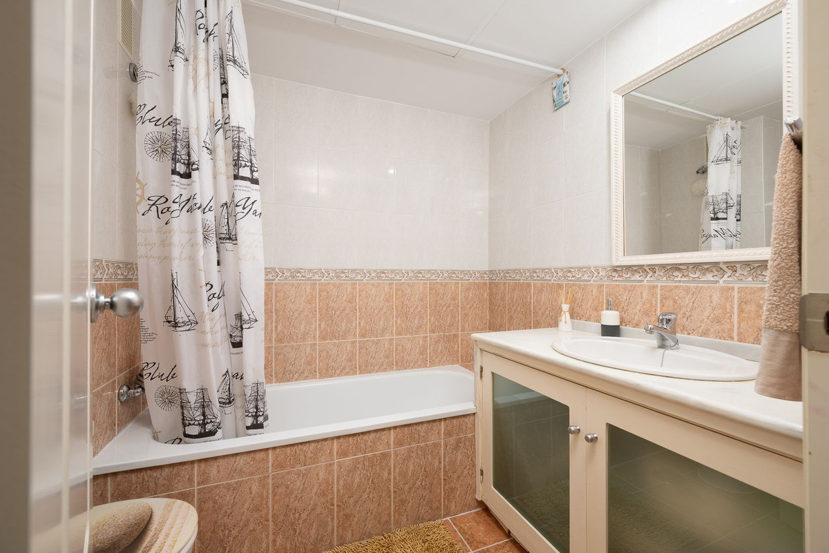 Appartement te koop in El Paraiso | 2 slaapkamers H5449699