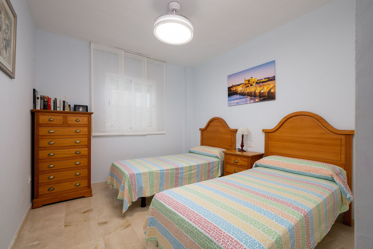 Appartement te koop in El Paraiso | 2 slaapkamers H5449699