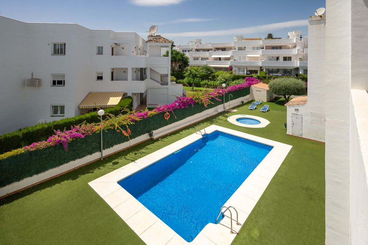 Appartement te koop in El Paraiso | 2 slaapkamers H5449699