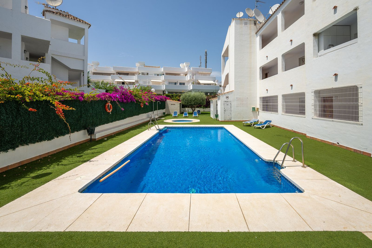 Appartement te koop in El Paraiso | 2 slaapkamers H5449699