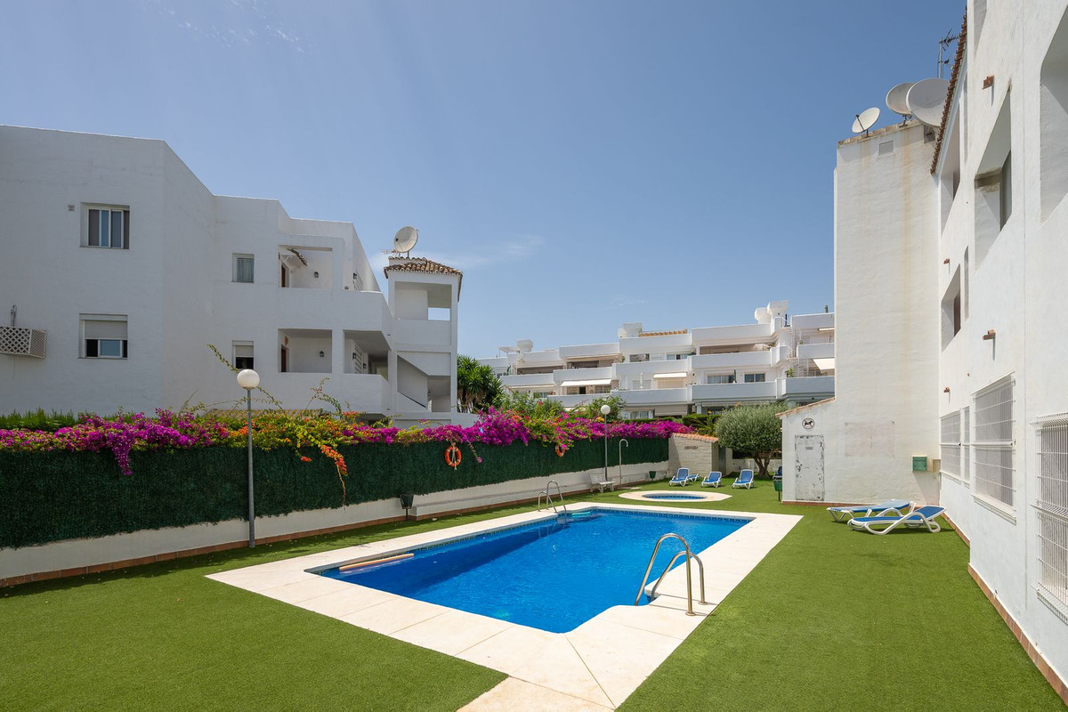 Appartement te koop in El Paraiso | 2 slaapkamers H5449699