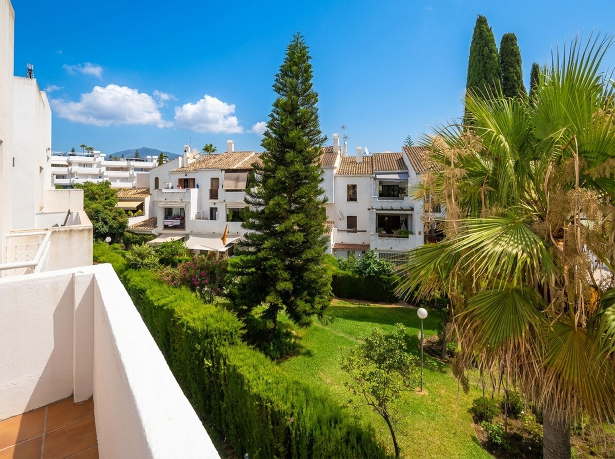 Appartement te koop in El Paraiso | 2 slaapkamers H5449699