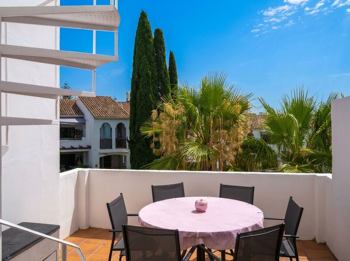 Appartement te koop in El Paraiso | 2 slaapkamers H5449699