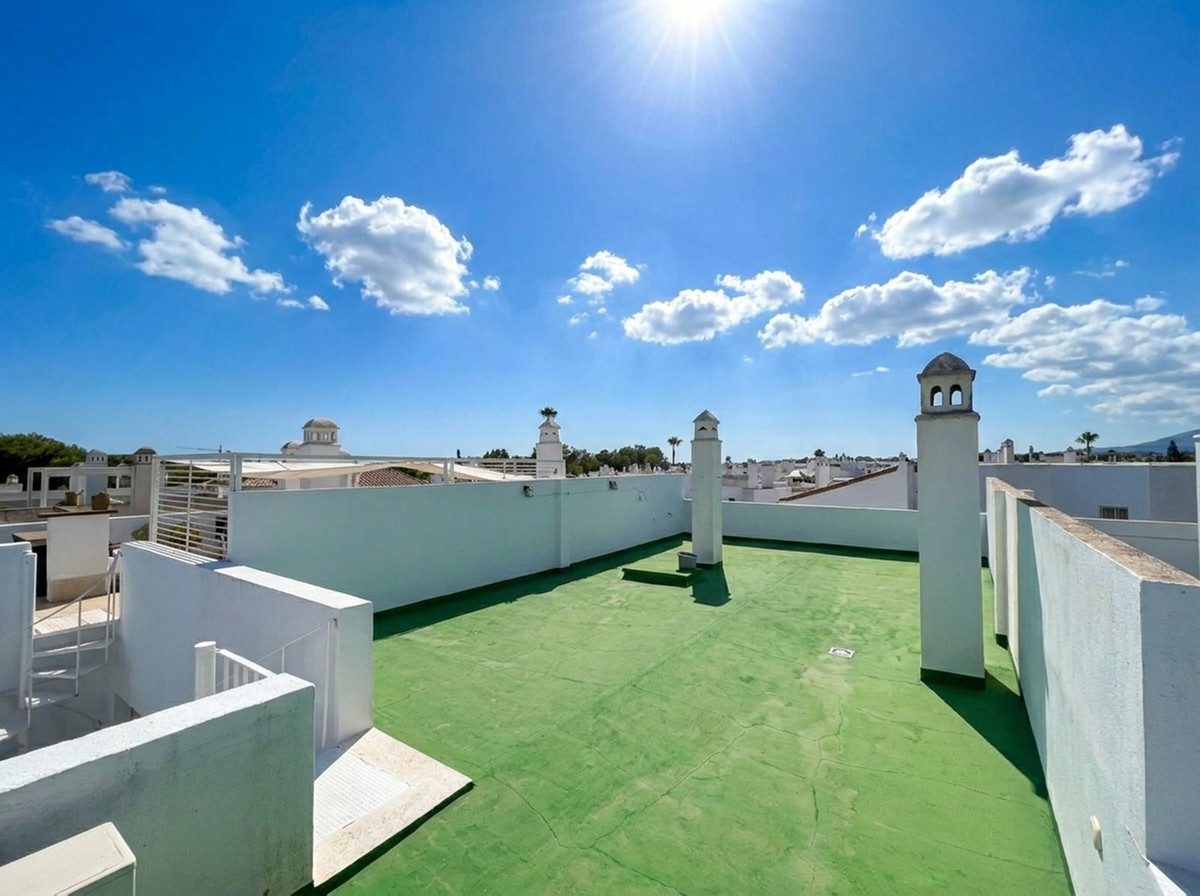 Appartement te koop in El Paraiso | 2 slaapkamers H5449699