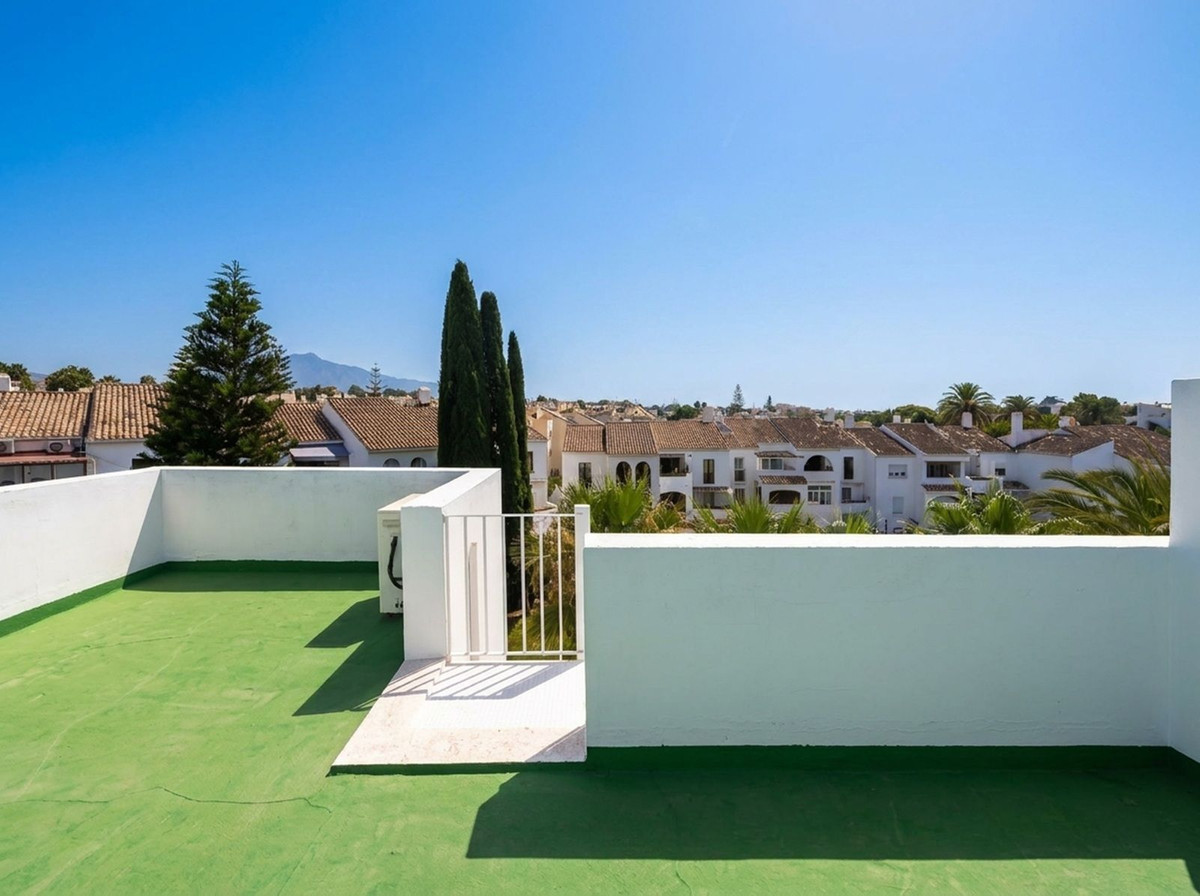 Appartement te koop in El Paraiso | 2 slaapkamers H5449699