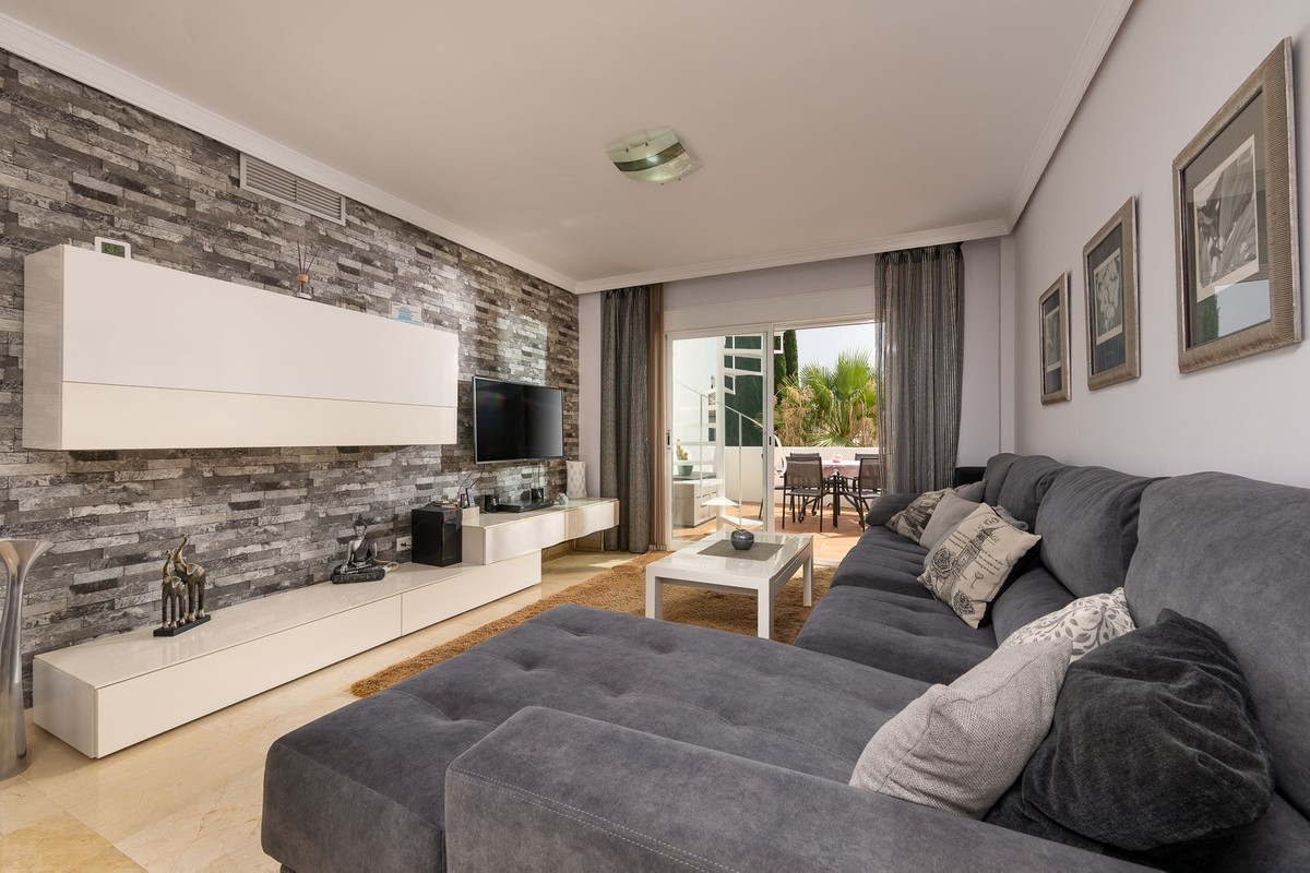 Appartement te koop in El Paraiso | 2 slaapkamers H5449699