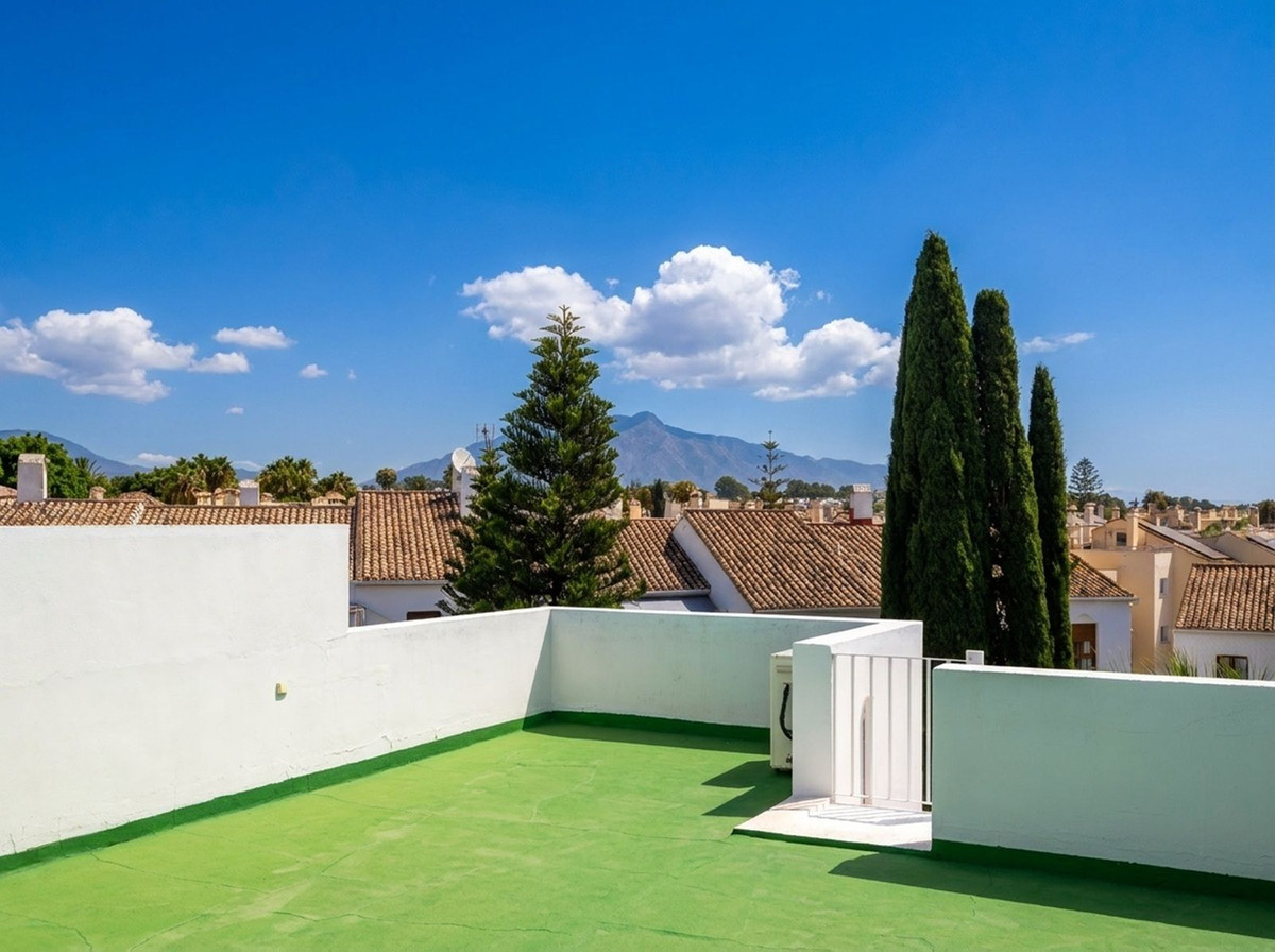 Appartement te koop in El Paraiso | 2 slaapkamers H5449699