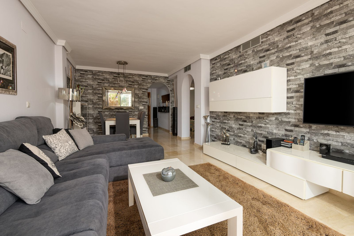 Appartement te koop in El Paraiso | 2 slaapkamers H5449699