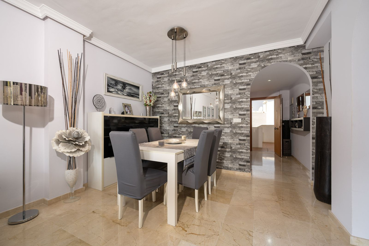 Appartement te koop in El Paraiso | 2 slaapkamers H5449699