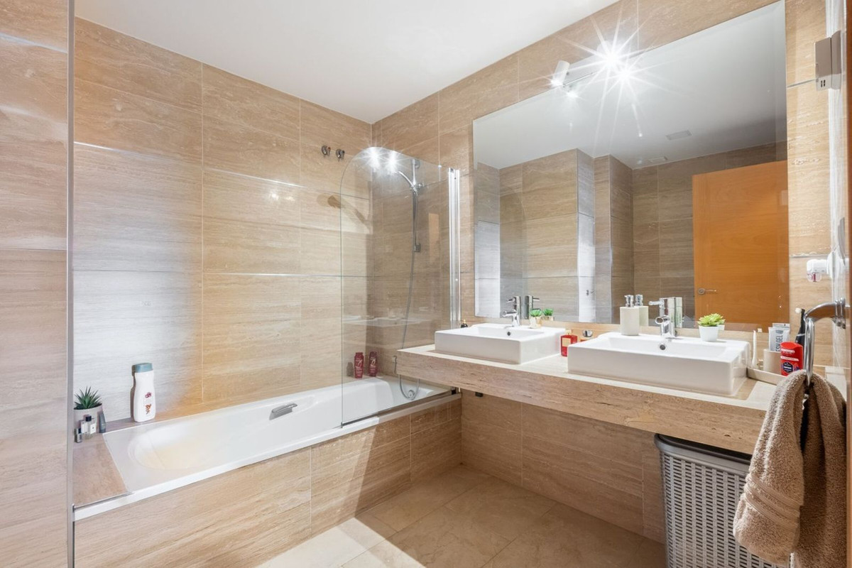 Appartement te koop in El Paraiso | 2 slaapkamers H5461552