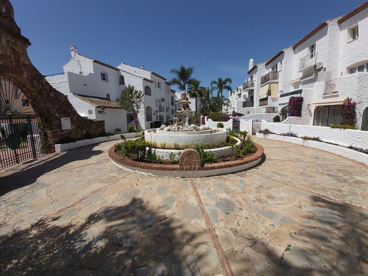 Huis te koop in El Paraiso | 2 slaapkamers H5464810
