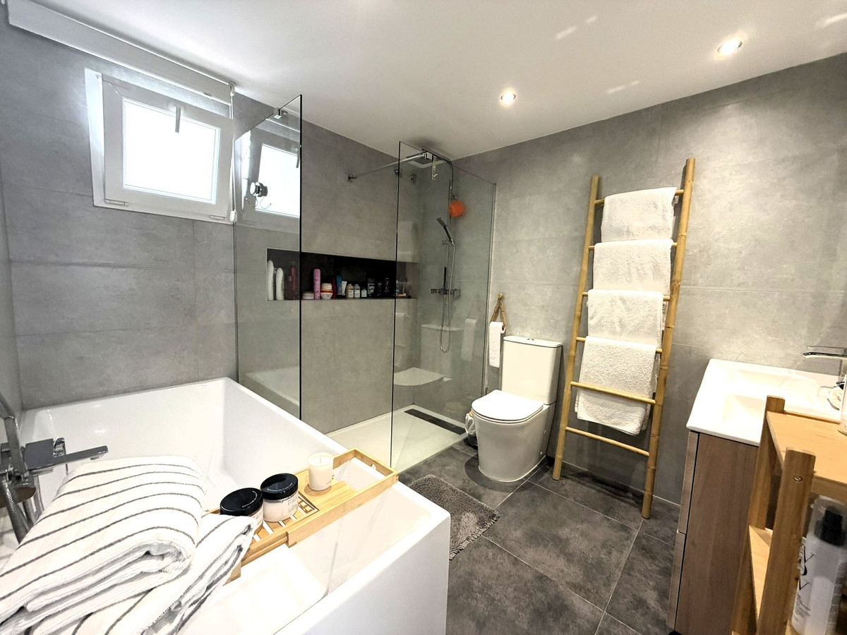 Huis te koop in El Paraiso | 2 slaapkamers H5464810
