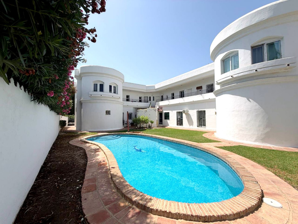 Appartement te koop in El Paraiso | 1 slaapkamers H5471377