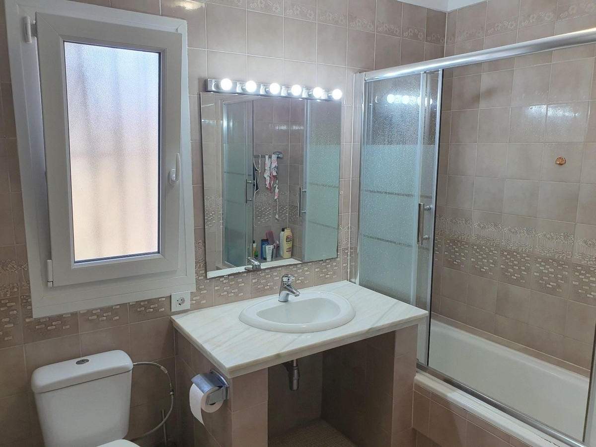 Appartement te koop in El Paraiso | 2 slaapkamers H5481469